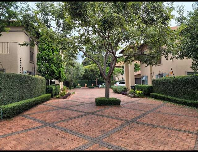 4 BEDROOM PROPERTY TO RENT IN MUCKLENEUK